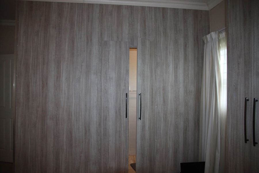 To Let 3 Bedroom Property for Rent in Sunnyridge Eastern Cape